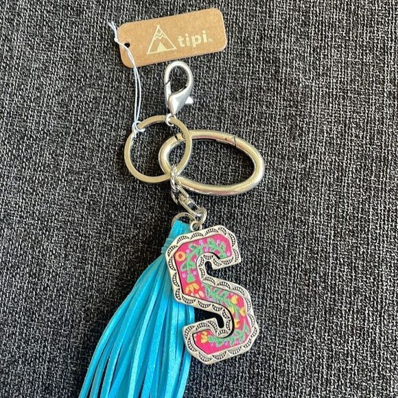 FLORAL MEADOWS 'S' INITIAL TASSEL KEYCHAIN - Picture 3 of 3